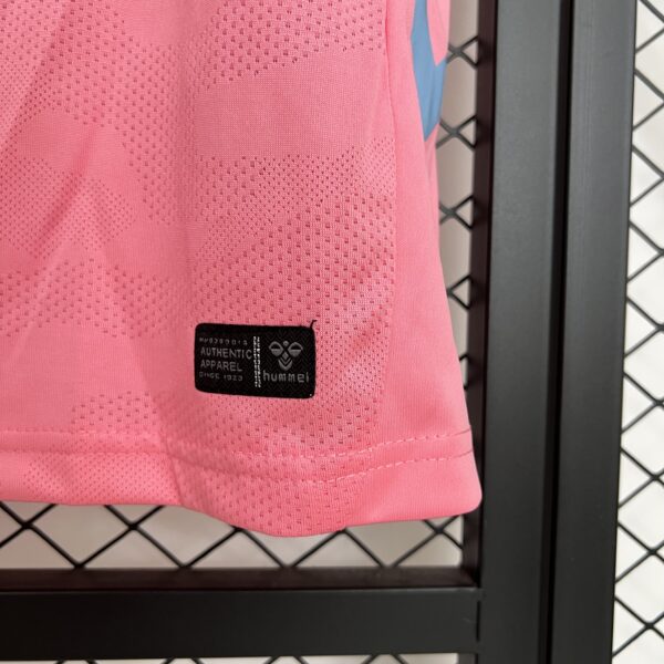 Celta 25/26 Visitante Rosa