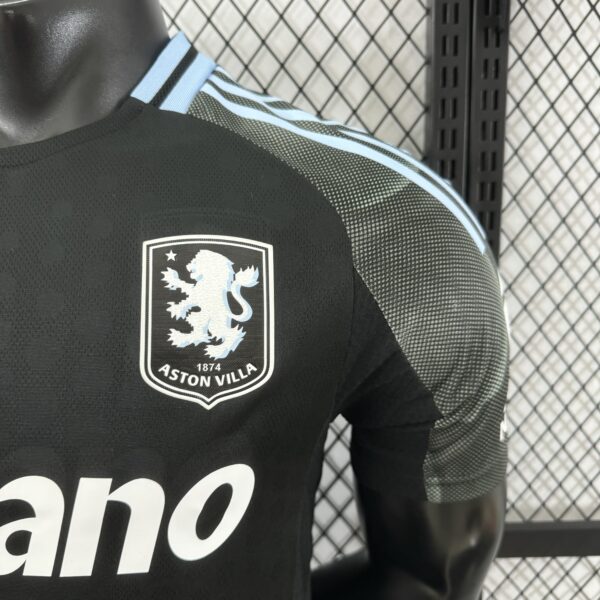 0e9f7eee Aston Villa 25/26 Visitante Negra Player Versión