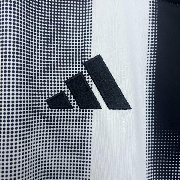 20a6d184 Newcastle United 25/26 Versión Especial