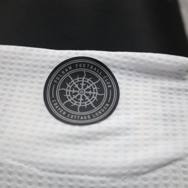 Fulham 25/26 Local Player Versión