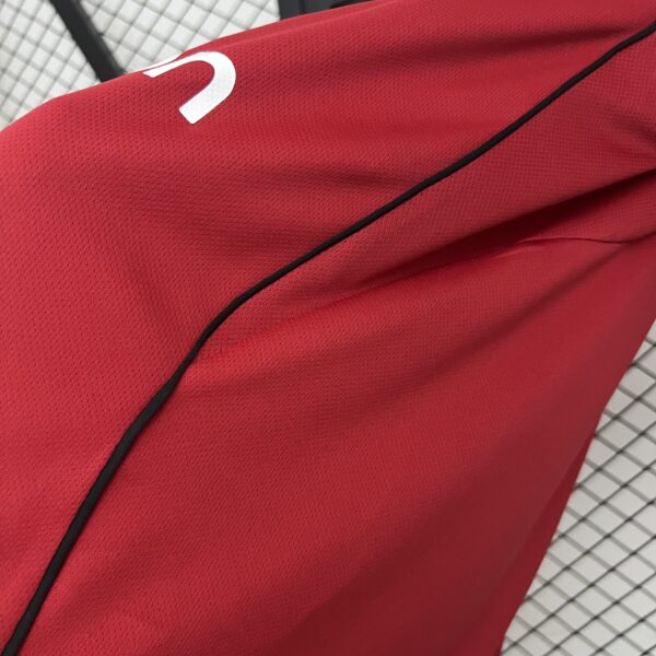 Manchester United 25/26 Local