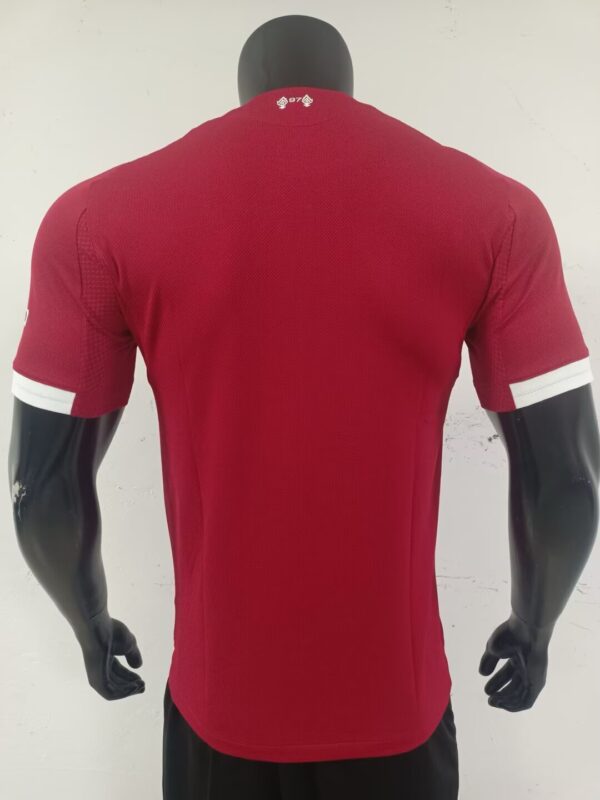 5ef10443 Liverpool 25/26 Local Player Versión