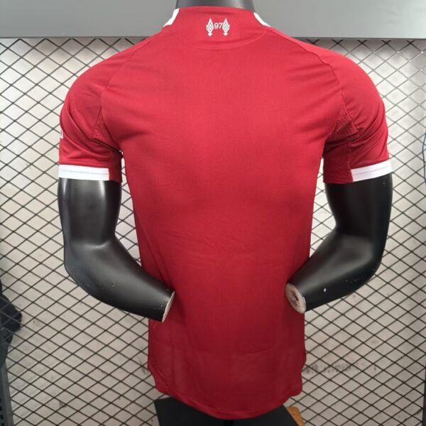 c6590406 Liverpool 25/26 Local Player Versión