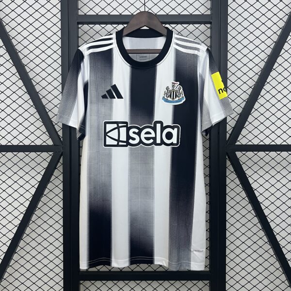 c9b8976c Newcastle United 25/26 Versión Especial