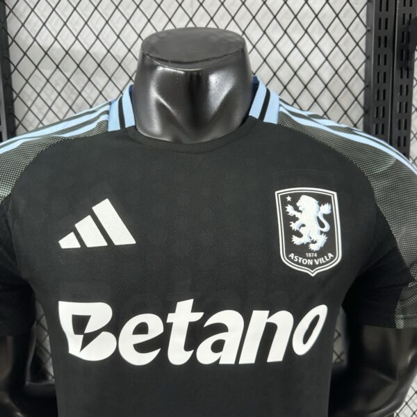 d79c3b9f Aston Villa 25/26 Visitante Negra Player Versión